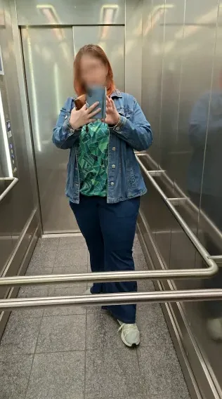 Alexandra, 40