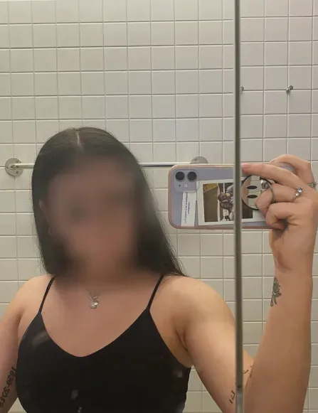 Clara, 26