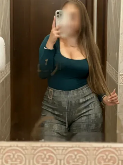 Denise, 24