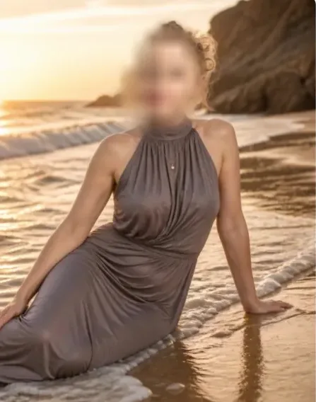 Elena, 40