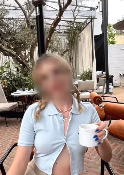 Emilia, 27