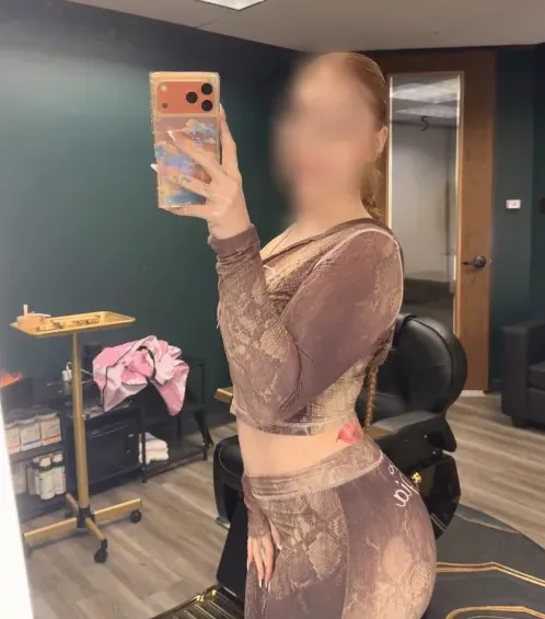 Helena, 27