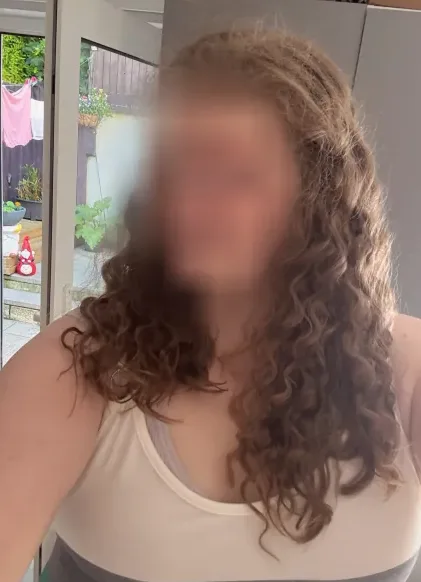 Isabella, 29