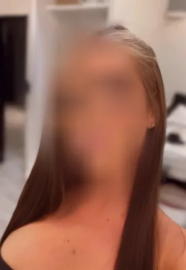 Katrin, 28