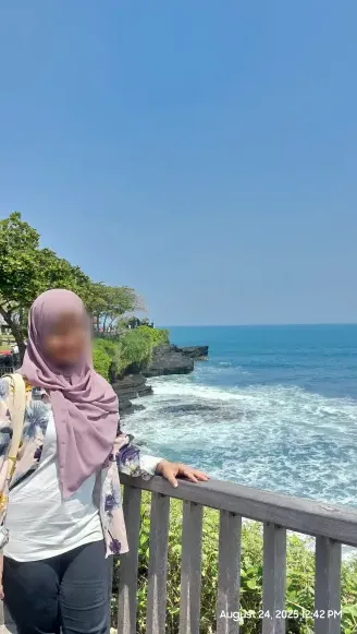 Laura, 37