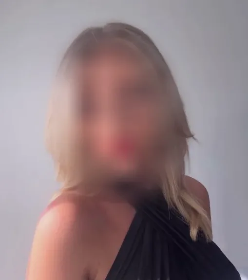 Lejla, 32