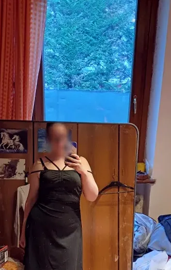 Renate, 27