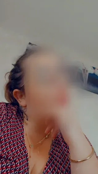 Simone, 24